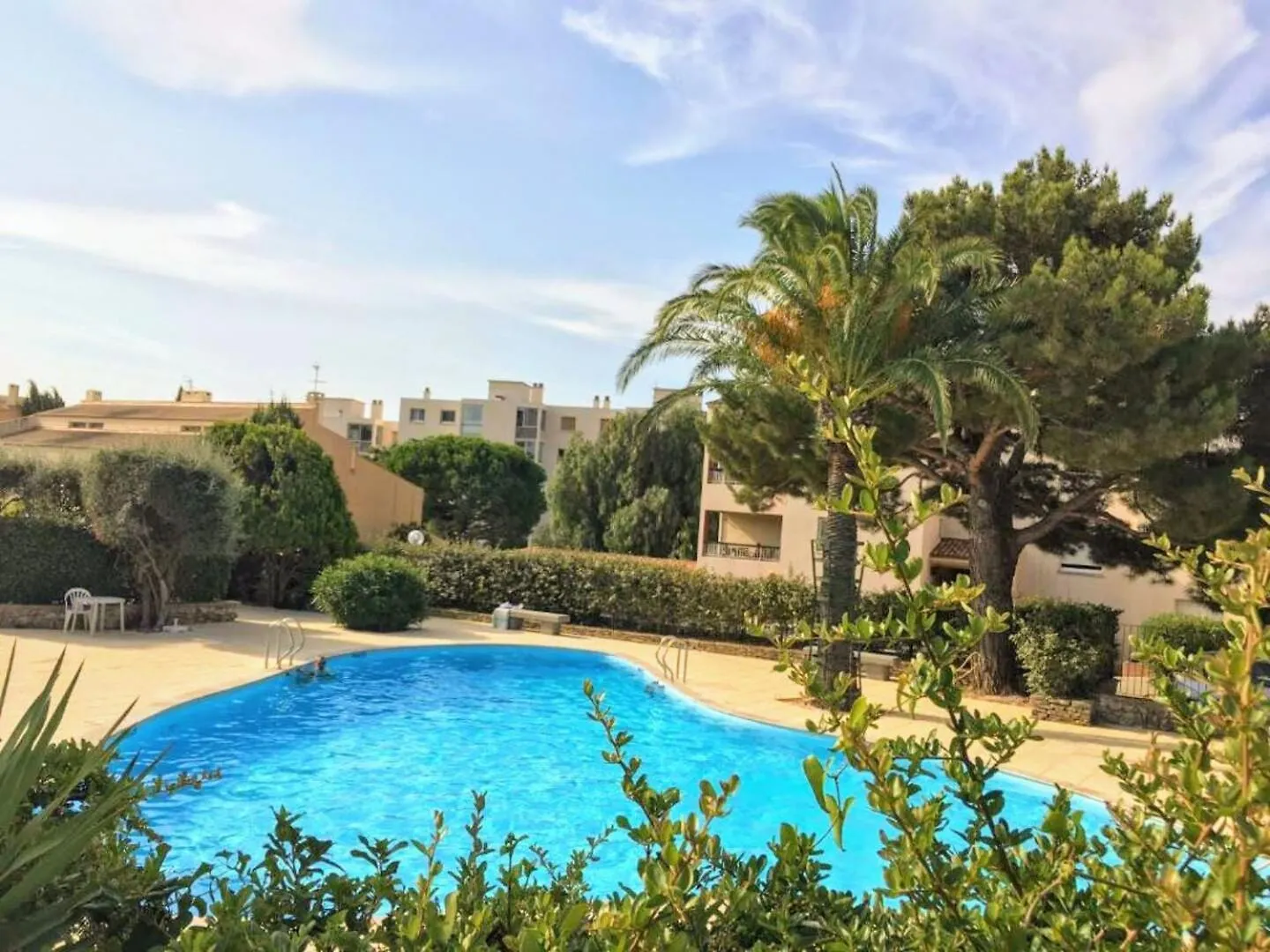 Coquet Appartement Avec Piscine A 200M De La Plage Bandol