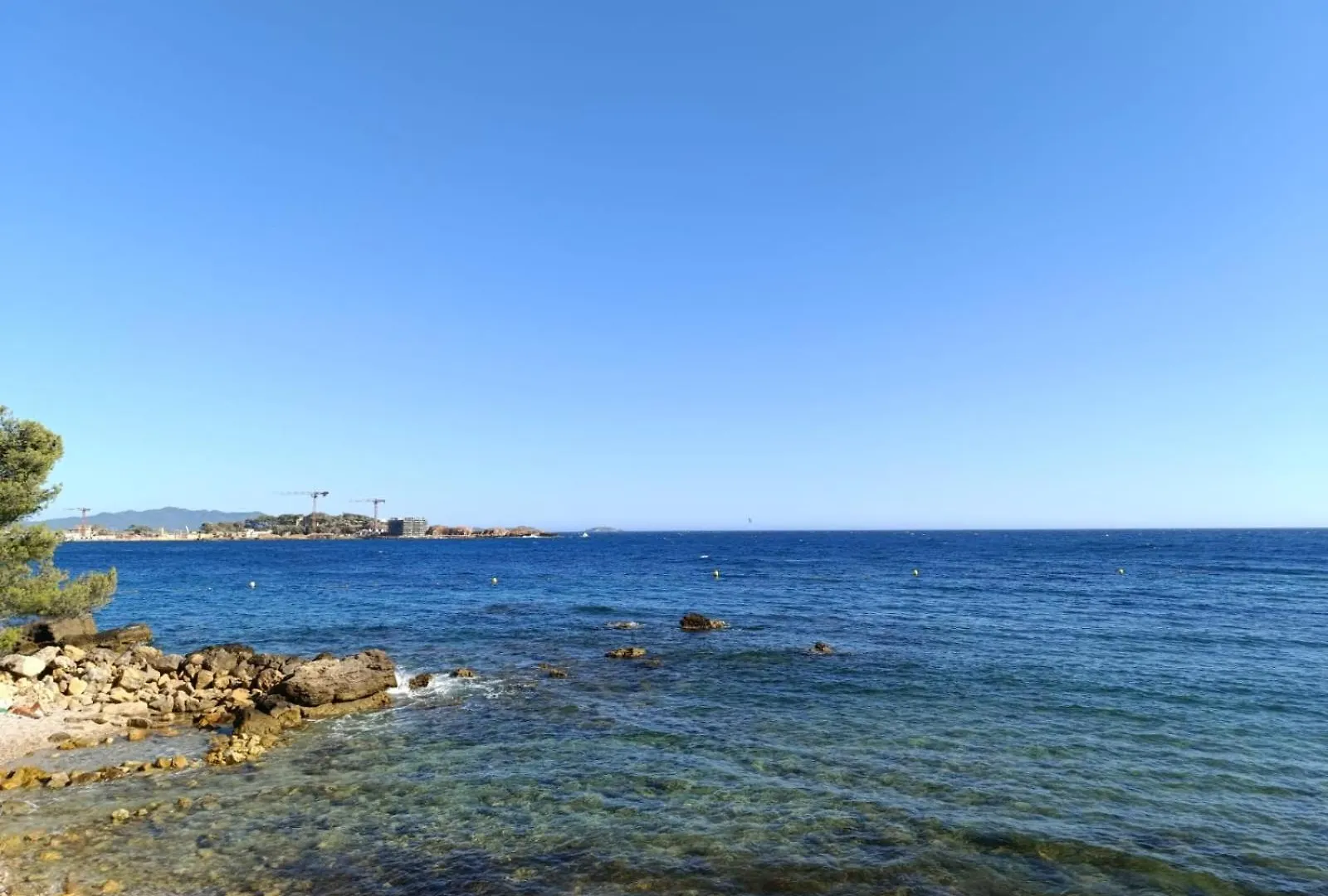 Coquet Appartement Avec Piscine A 200M De La Plage 邦多勒